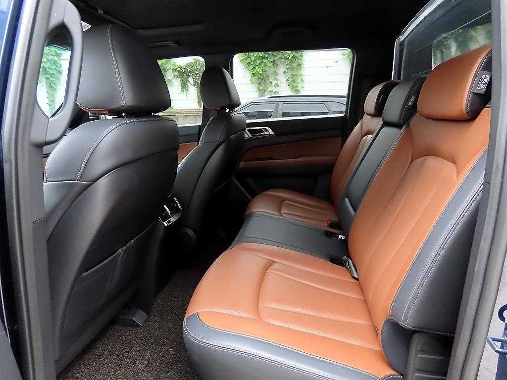 KG모빌리티(쌍용) 렉스턴 렉스턴 스포츠 칸 디젤 2.2 4WD 프로페셔널 S 이미지 6