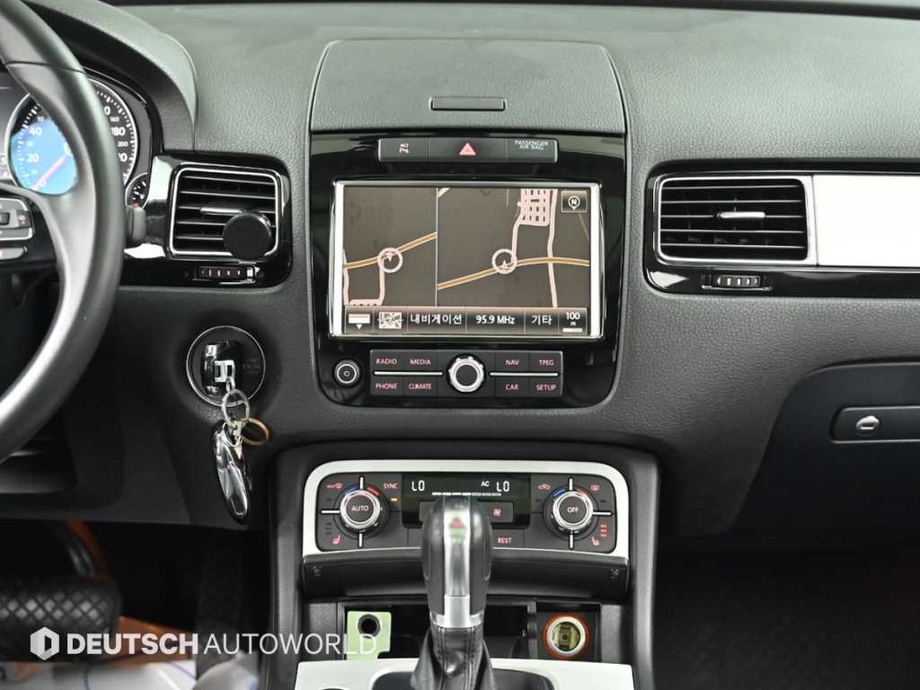 폭스바겐 투아렉 뉴 투아렉 V6 3.0 TDI 블루모션 이미지 14
