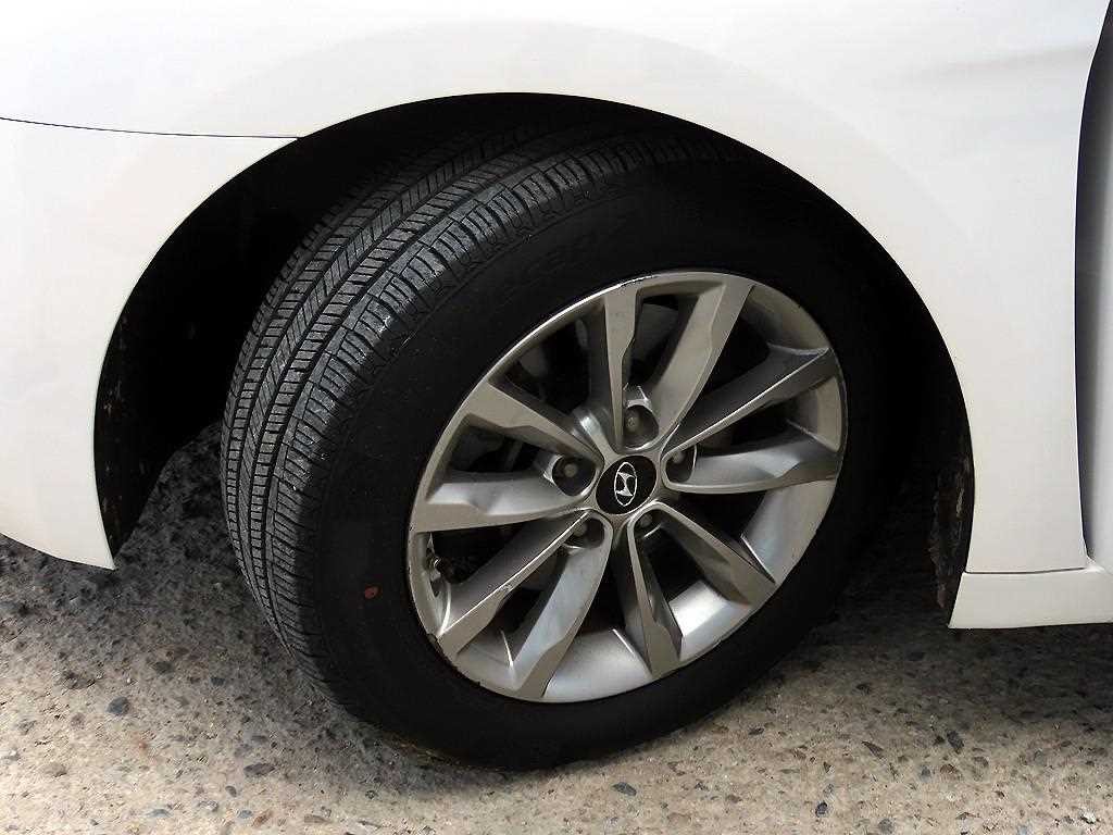 현대 i40 더뉴i40Saloon 1.7 VGT 유니크 이미지 20