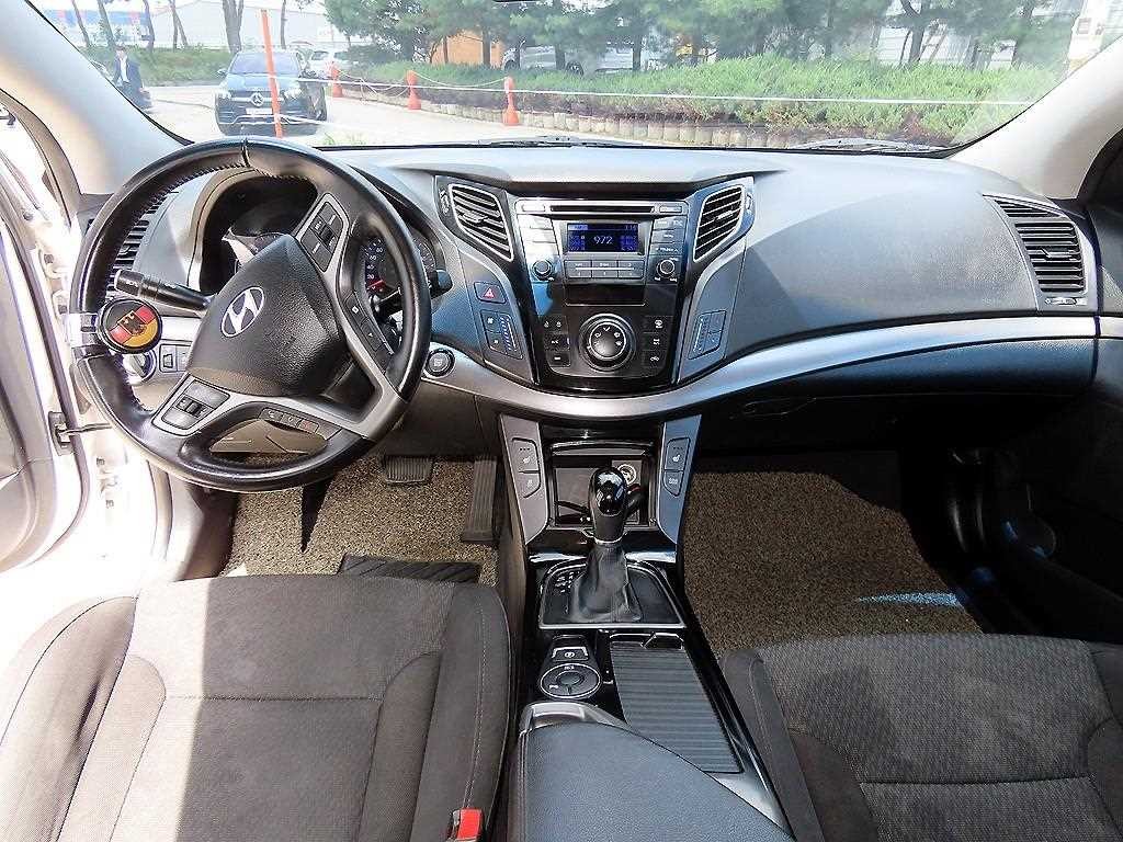 현대 i40 더뉴i40Saloon 1.7 VGT 유니크 이미지 7