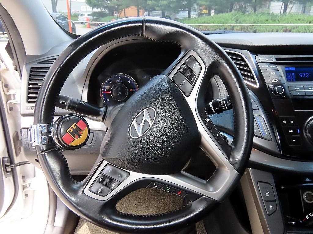 현대 i40 더뉴i40Saloon 1.7 VGT 유니크 이미지 8