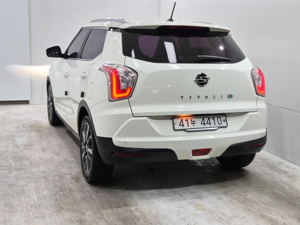 KG모빌리티(쌍용) 티볼리 디젤 2WD 1.6 LX 이미지 4