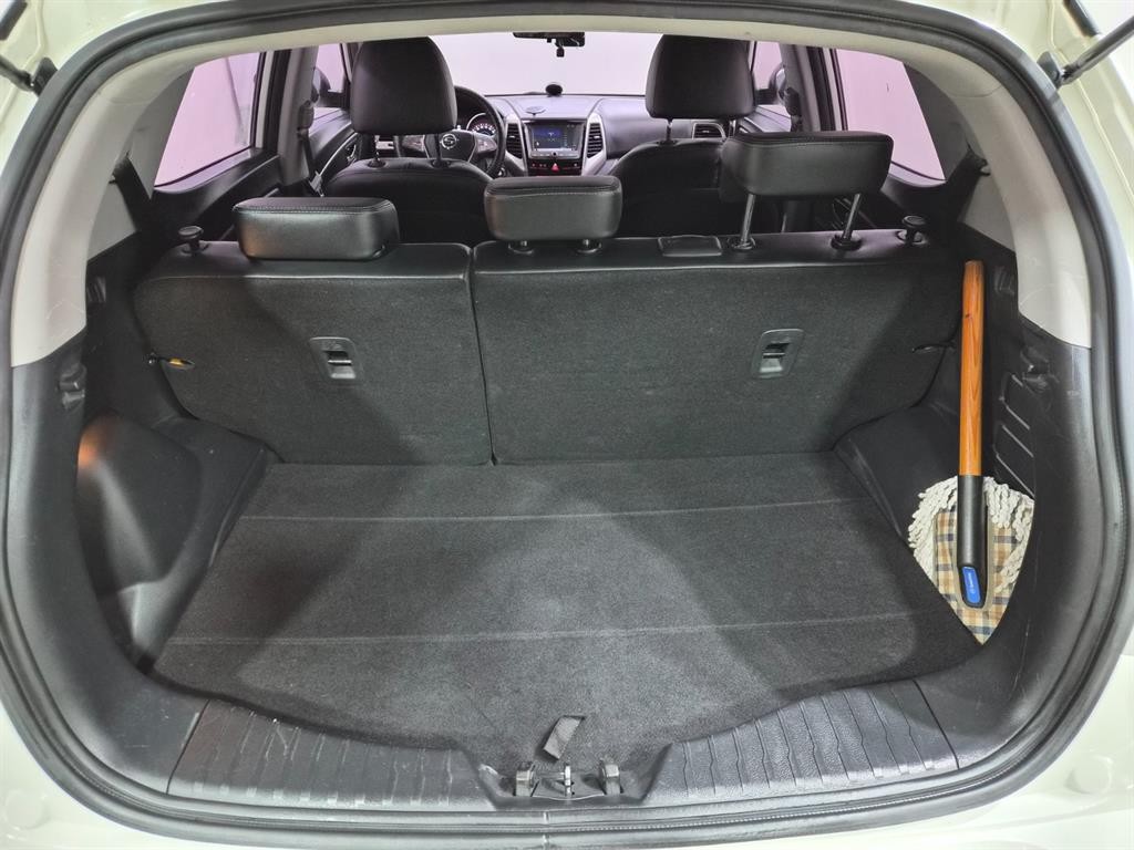KG모빌리티(쌍용) 티볼리 디젤 2WD 1.6 LX 이미지 5