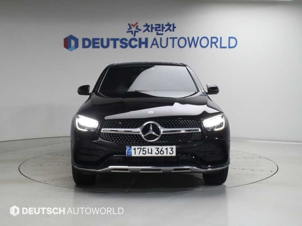 벤츠 GLC 클래스 GLC클래스 X253 GLC 300 e 4MATIC 쿠페 이미지 3