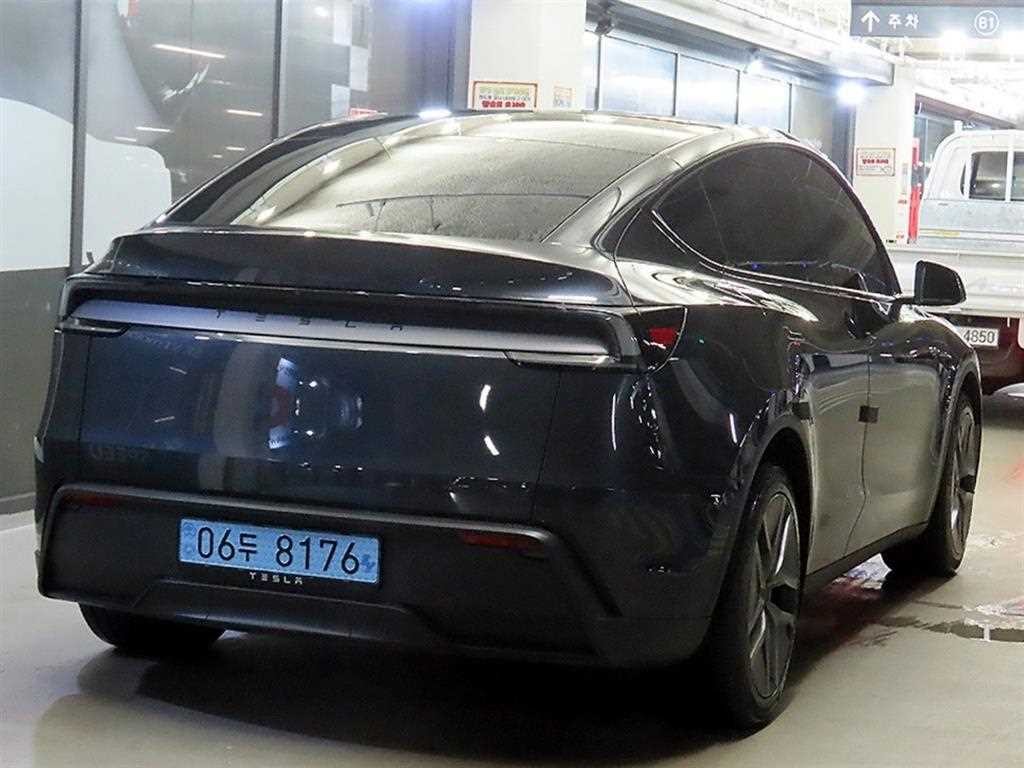 테슬라 모델 Y RWD 이미지 4