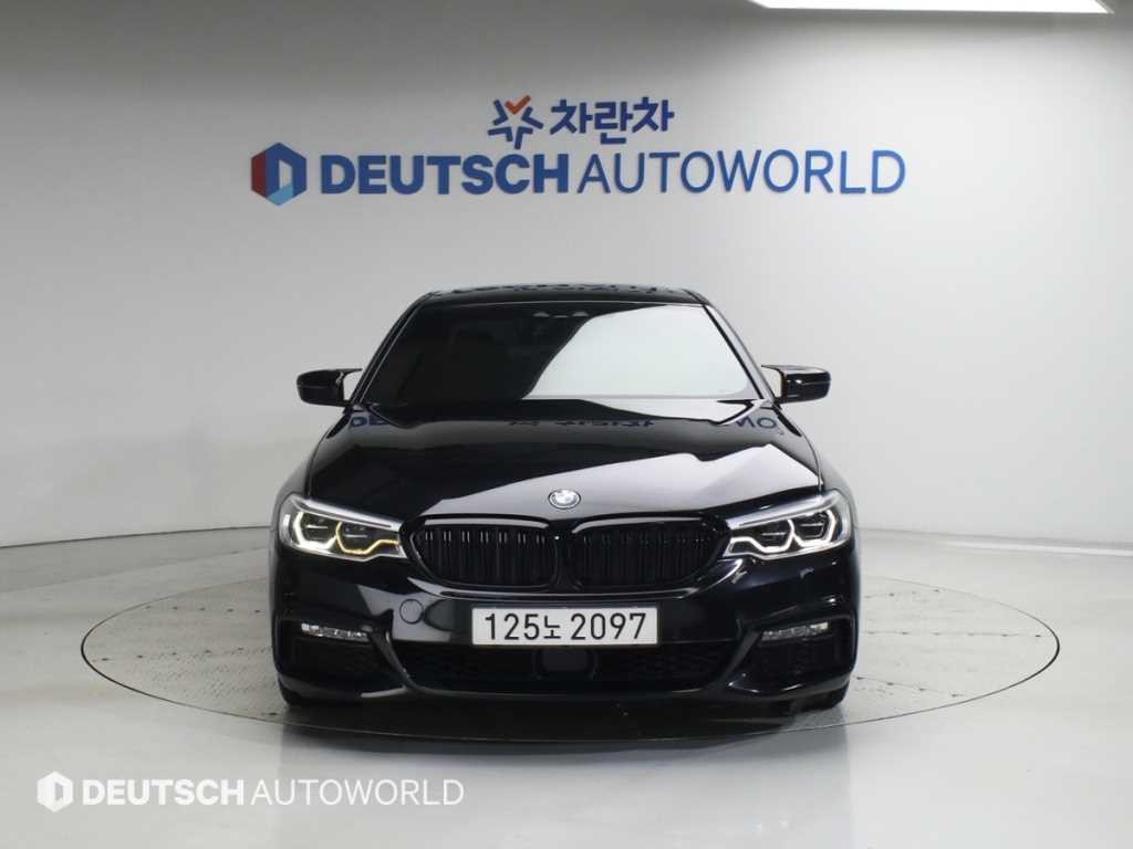 BMW 5시리즈 5시리즈 (G30) 530i M 스포츠 플러스 이미지 3