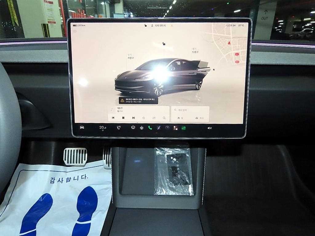 테슬라 모델 3 RWD 이미지 11