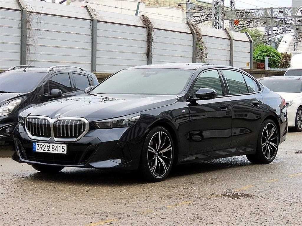 BMW 5시리즈 5시리즈 (G60) 530i xDrive M 스포츠 이미지 2