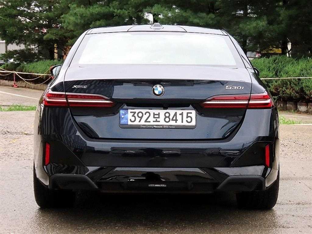 BMW 5시리즈 5시리즈 (G60) 530i xDrive M 스포츠 이미지 4