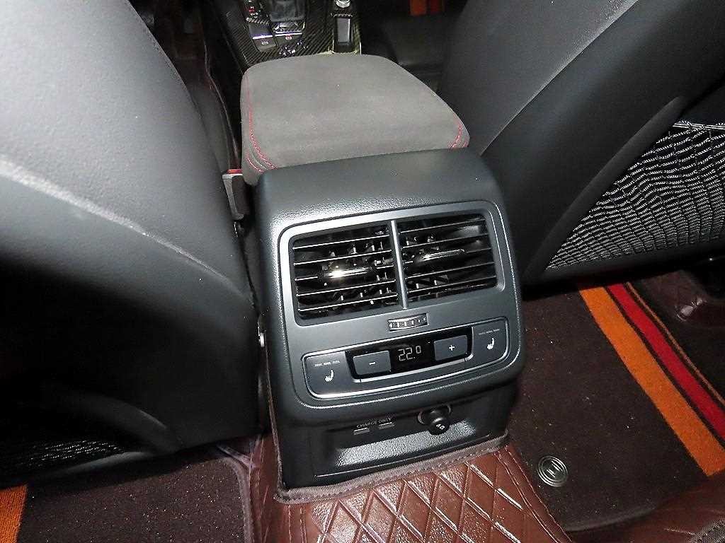 아우디 A5 A5 (F5) 45 TFSI 콰트로 프리미엄 스포트백 이미지 14