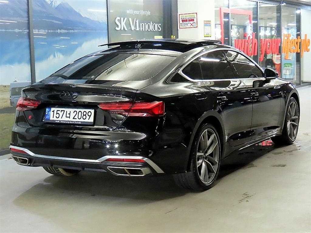 아우디 A5 A5 (F5) 45 TFSI 콰트로 프리미엄 스포트백 이미지 4