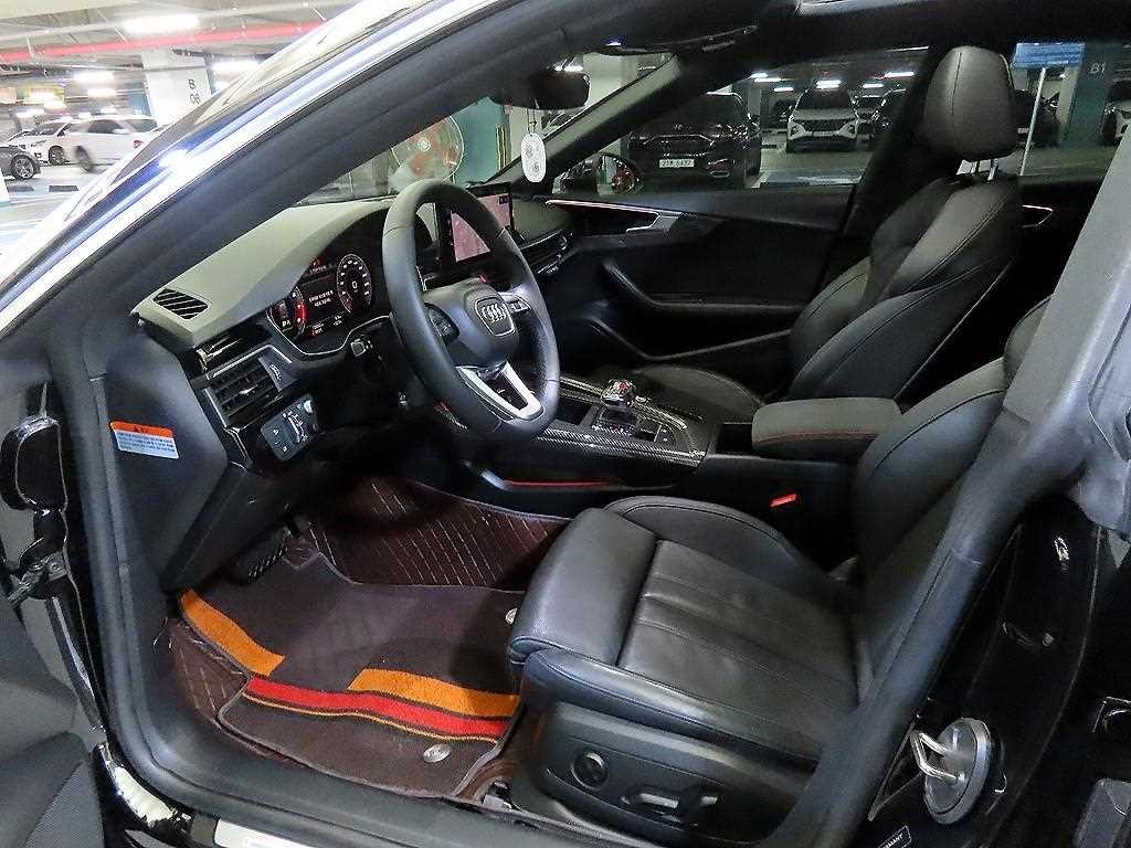 아우디 A5 A5 (F5) 45 TFSI 콰트로 프리미엄 스포트백 이미지 6
