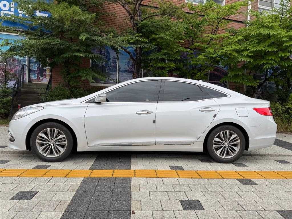 현대 그랜저 그랜저 HG HG240 MODERN 이미지 3