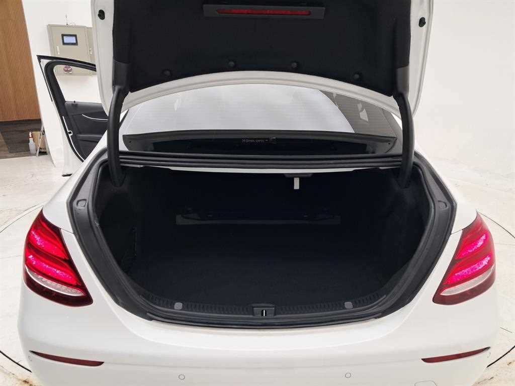 벤츠 E 클래스 E-클래스 W213 E200 아방가르드 이미지 18