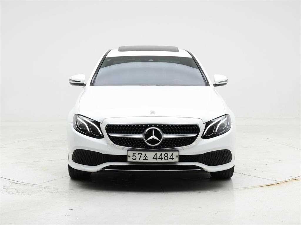 벤츠 E 클래스 E-클래스 W213 E200 아방가르드 이미지 2