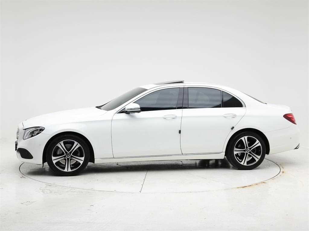 벤츠 E 클래스 E-클래스 W213 E200 아방가르드 이미지 3