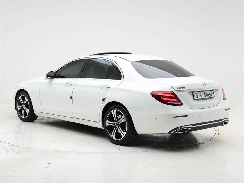 벤츠 E 클래스 E-클래스 W213 E200 아방가르드 이미지 4