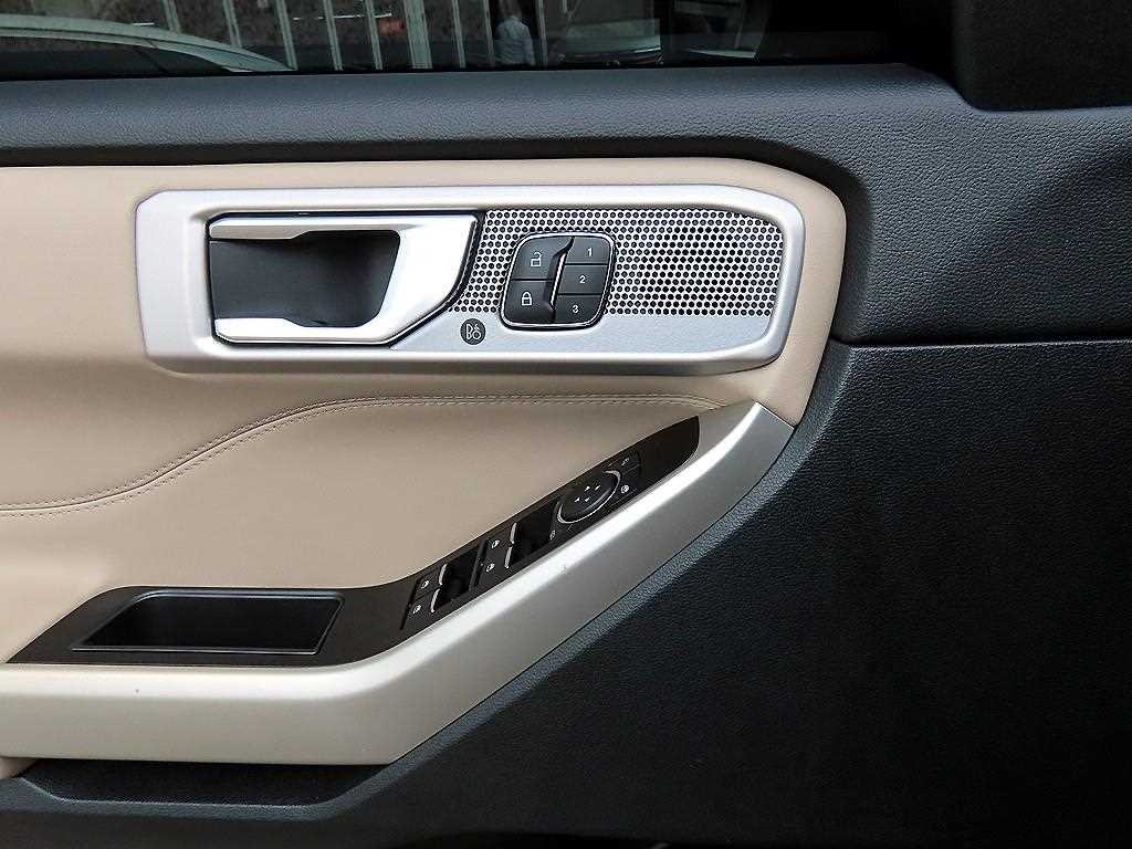 포드 익스플로러 익스플로러 6세대 3.0 AWD PHEV 리미티드 이미지 11
