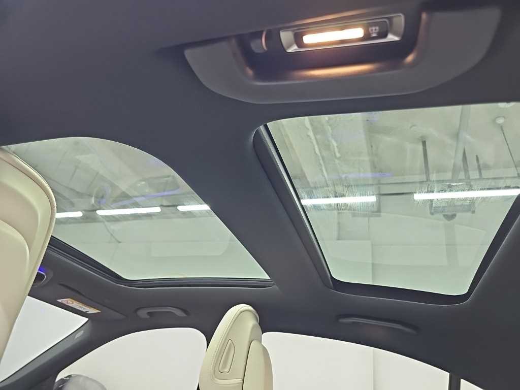 벤츠 C 클래스 C클래스 W206 C300 4MATIC 아방가르드 이미지 13