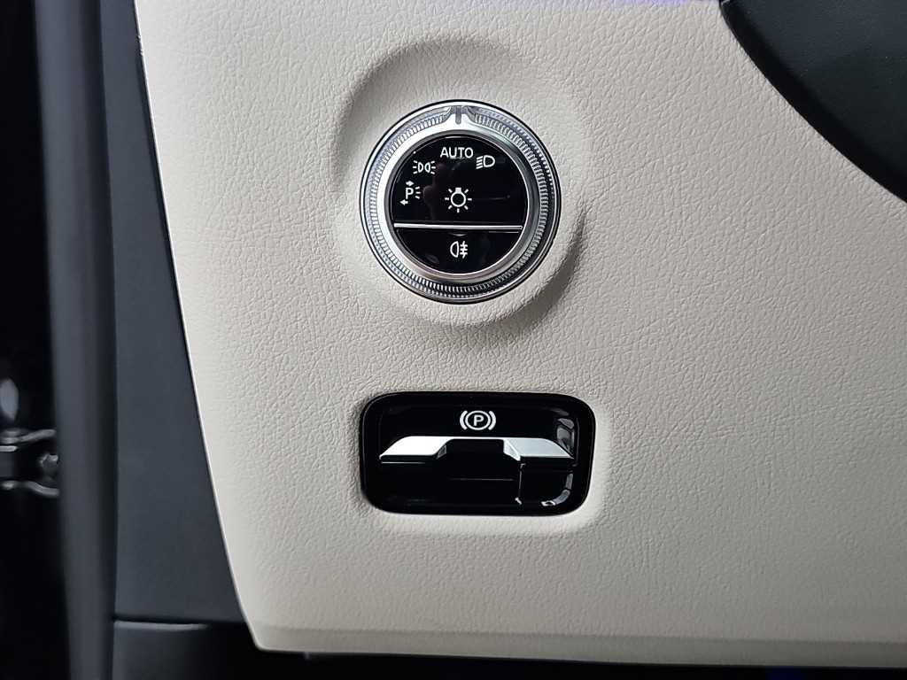 벤츠 C 클래스 C클래스 W206 C300 4MATIC 아방가르드 이미지 18