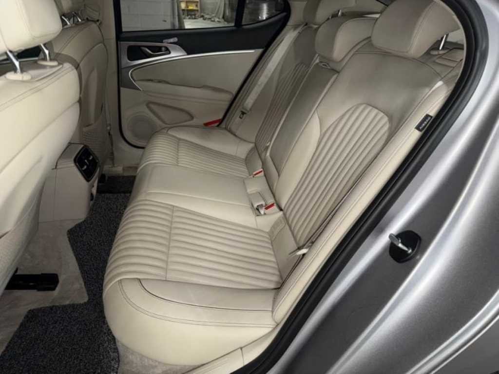 제네시스 G70 더 뉴 G70 가솔린 2.0T 2WD 기본형 이미지 7
