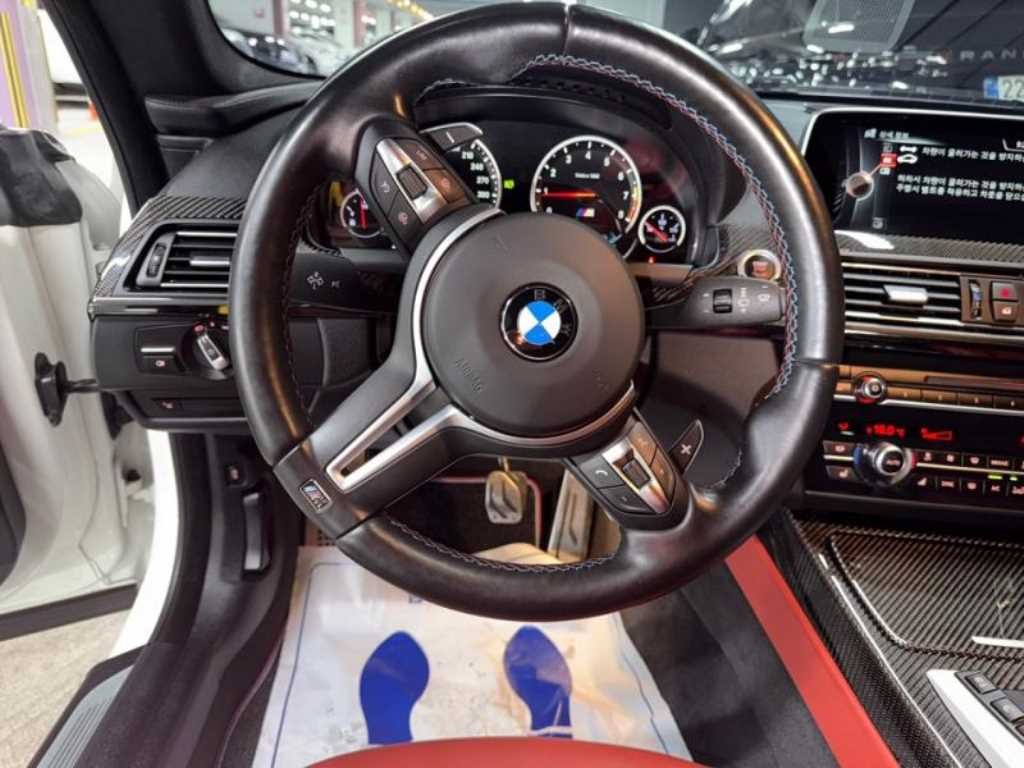 BMW 6시리즈 M6 M6 쿠페 이미지 8