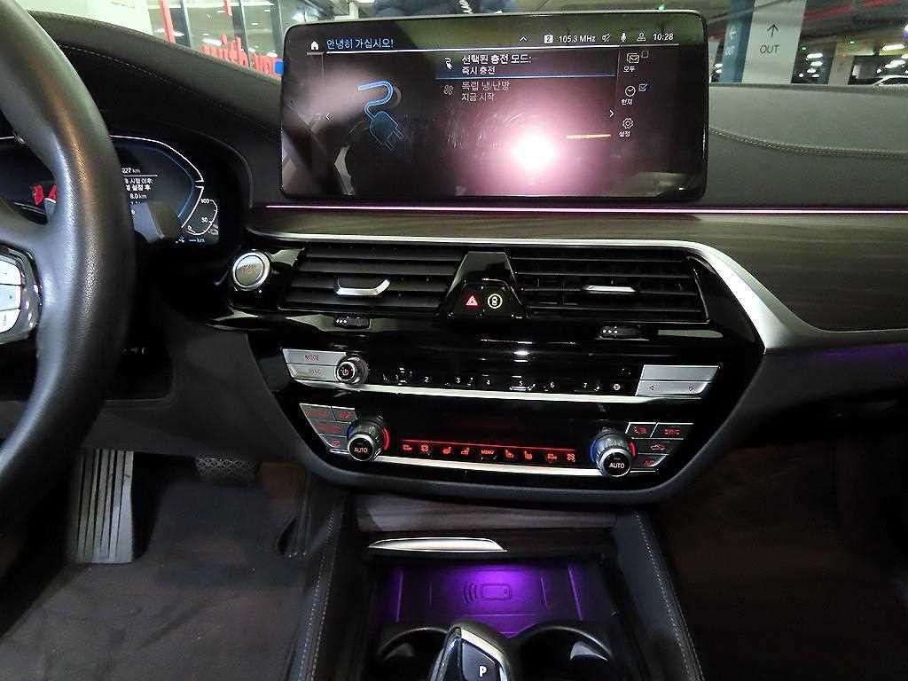 BMW 5시리즈 5시리즈 (G30) 530e 럭셔리 이미지 11