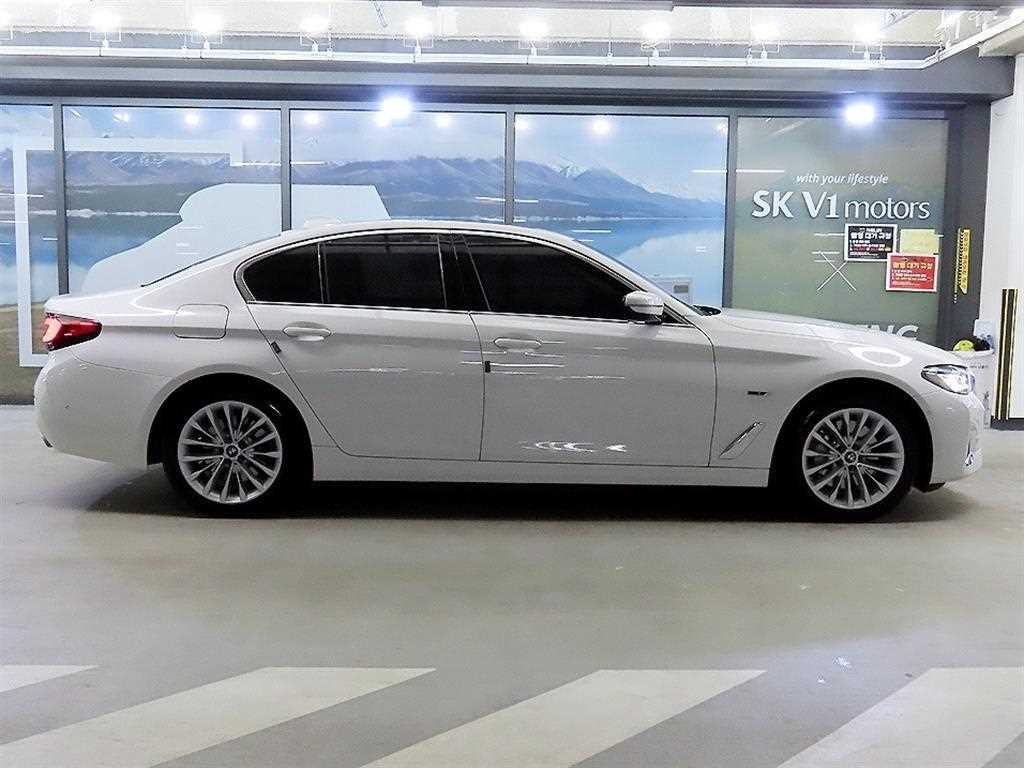 BMW 5시리즈 5시리즈 (G30) 530e 럭셔리 이미지 3