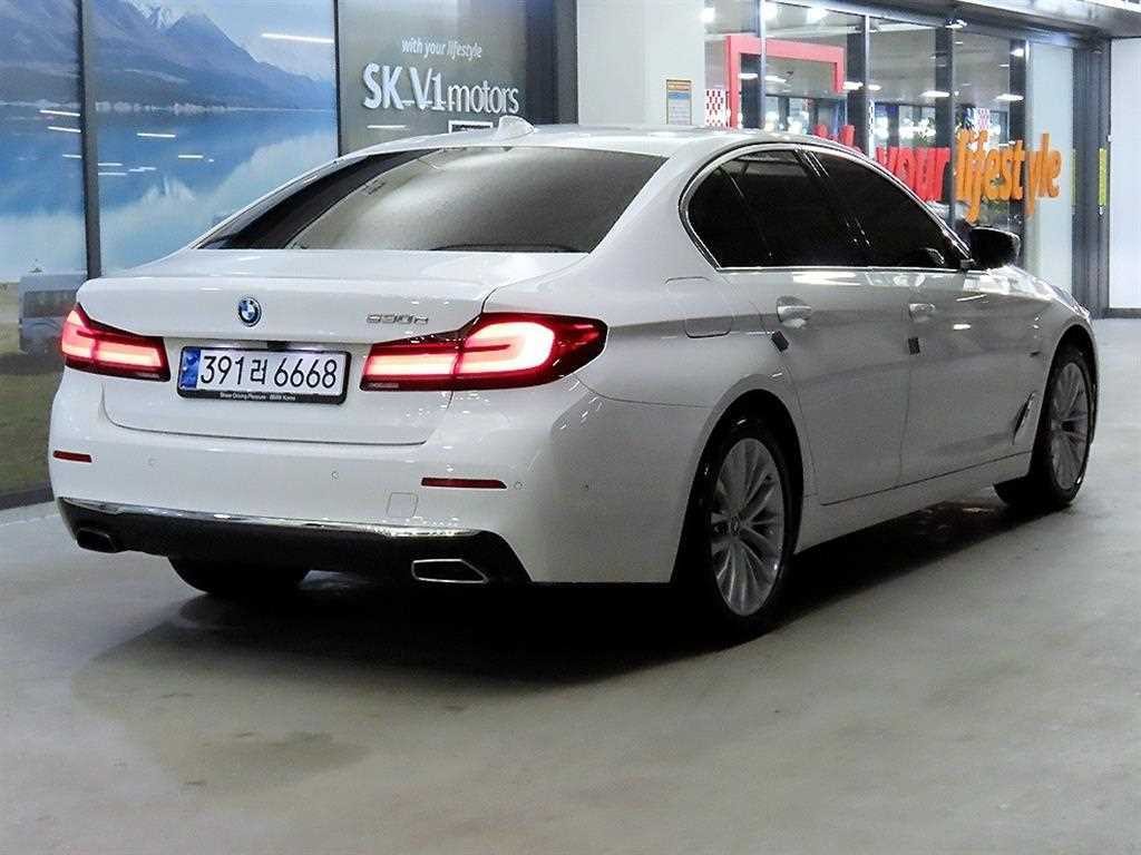 BMW 5시리즈 5시리즈 (G30) 530e 럭셔리 이미지 4