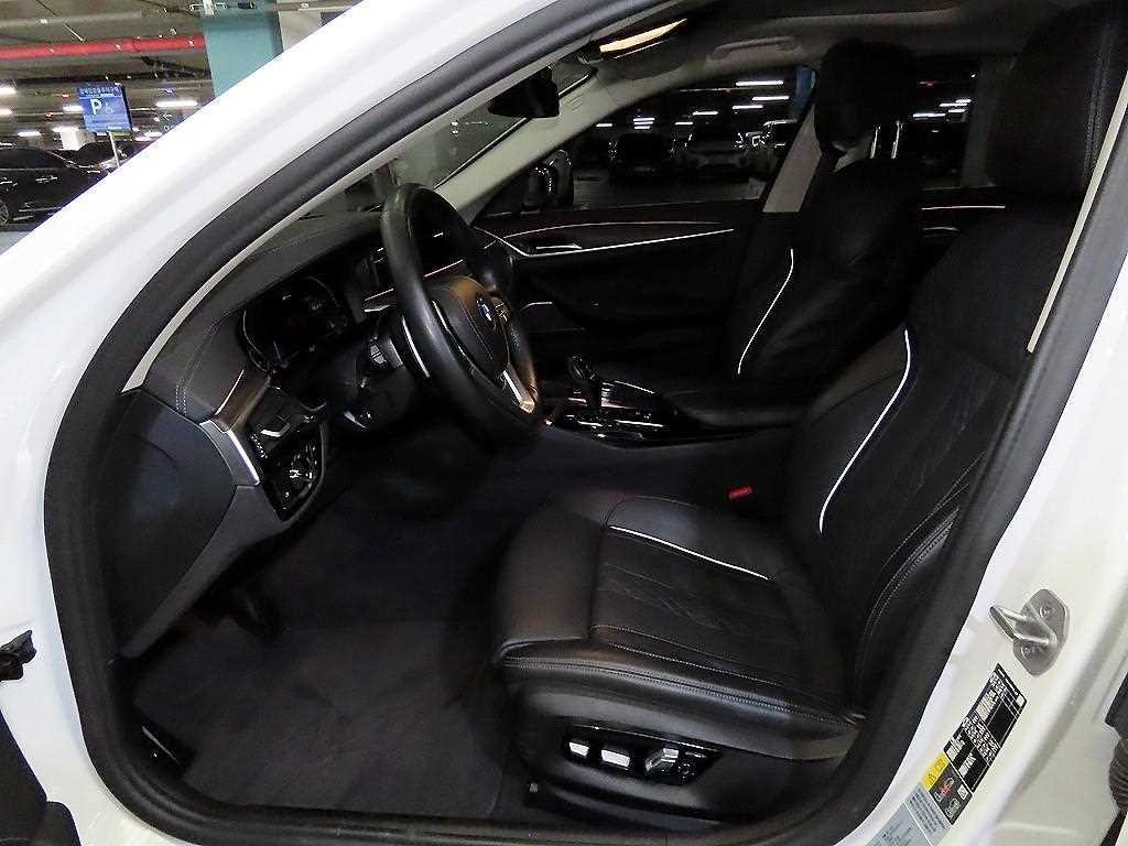 BMW 5시리즈 5시리즈 (G30) 530e 럭셔리 이미지 6