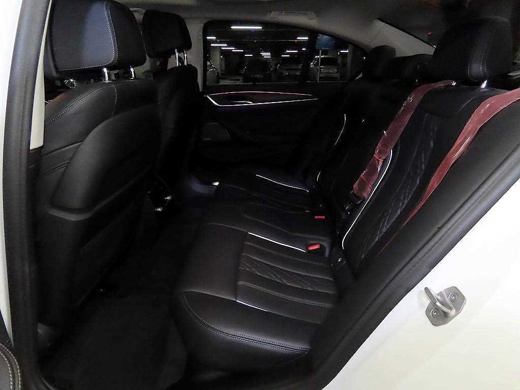 BMW 5시리즈 5시리즈 (G30) 530e 럭셔리 이미지 7