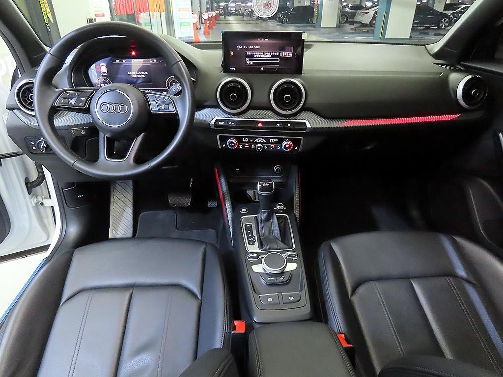 아우디 Q2 35 TDI 프리미엄 이미지 10