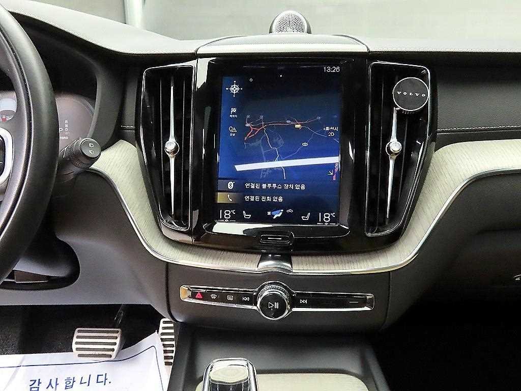 볼보 XC60 XC60(2세대) T8 AWD 인스크립션 이미지 12