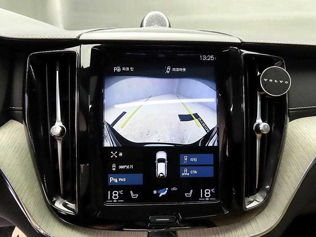 볼보 XC60 XC60(2세대) T8 AWD 인스크립션 이미지 14