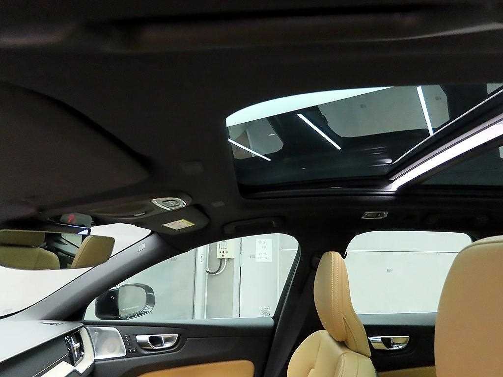 볼보 XC60 XC60(2세대) T8 AWD 인스크립션 이미지 15