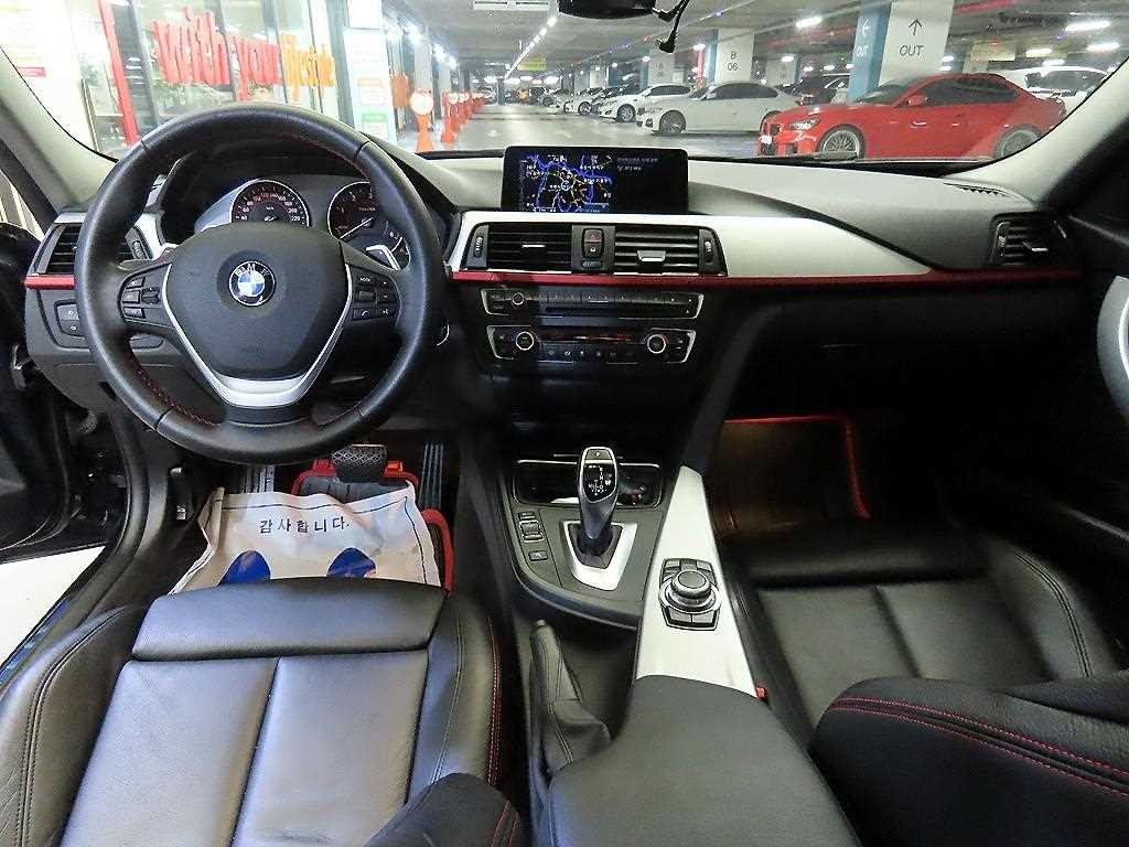BMW 3시리즈 3시리즈 (F30) 320d 스포츠 이미지 10
