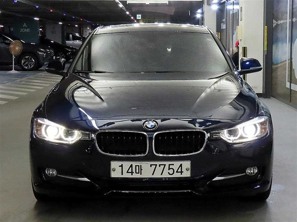 BMW 3시리즈 3시리즈 (F30) 320d 스포츠 이미지 2