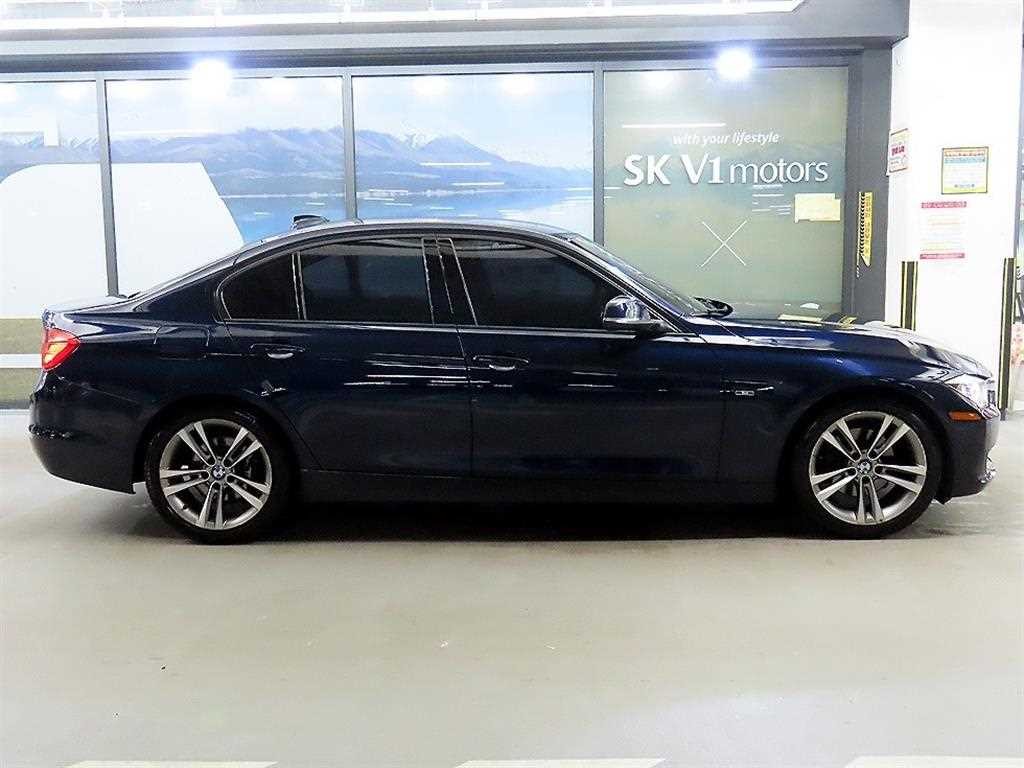 BMW 3시리즈 3시리즈 (F30) 320d 스포츠 이미지 3