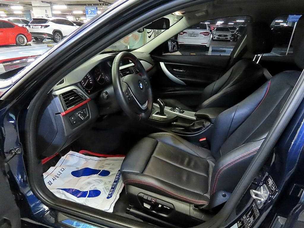 BMW 3시리즈 3시리즈 (F30) 320d 스포츠 이미지 6