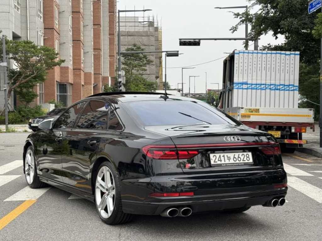 아우디 S8 S8 (D5) 4.0 TFSI 콰트로 LWB 이미지 3