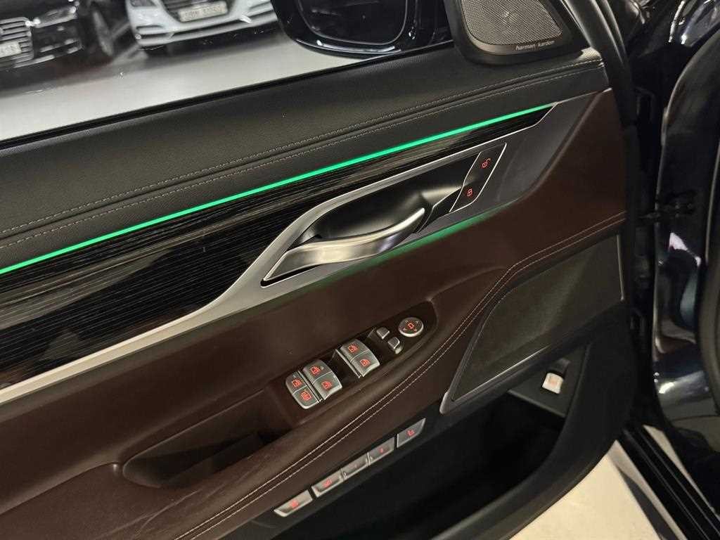 BMW 7시리즈 7시리즈 (G11) 740Li xDrive M SPORT 스포츠 이미지 8