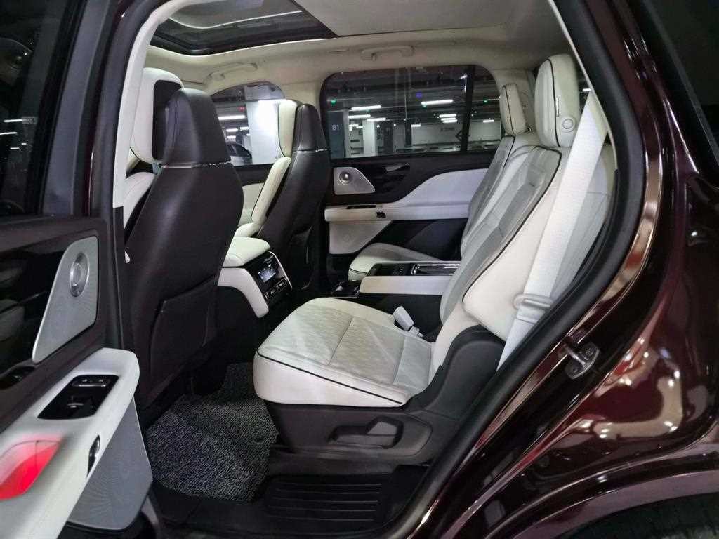 링컨 에비에이터 에비에이터 2세대 3.0 블랙라벨 AWD 이미지 7