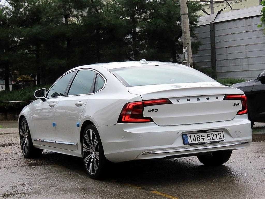 볼보 S90 B6 AWD 얼티메이트 브라이트 이미지 3