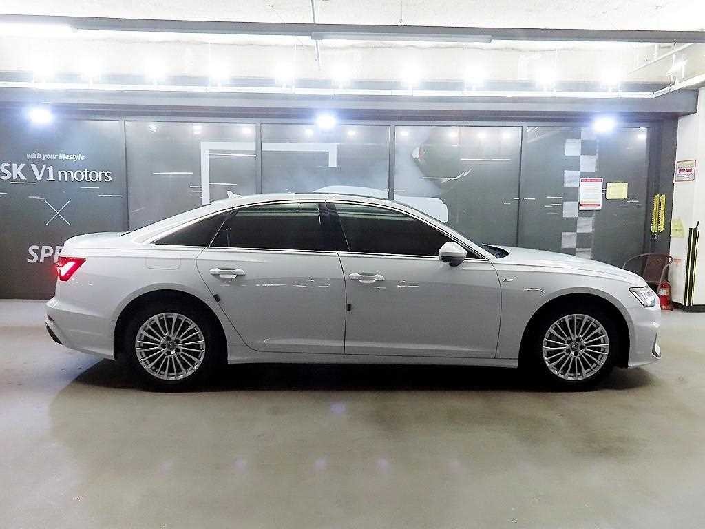 아우디 A6 A6 (C8) 45 TFSI 프리미엄 이미지 3