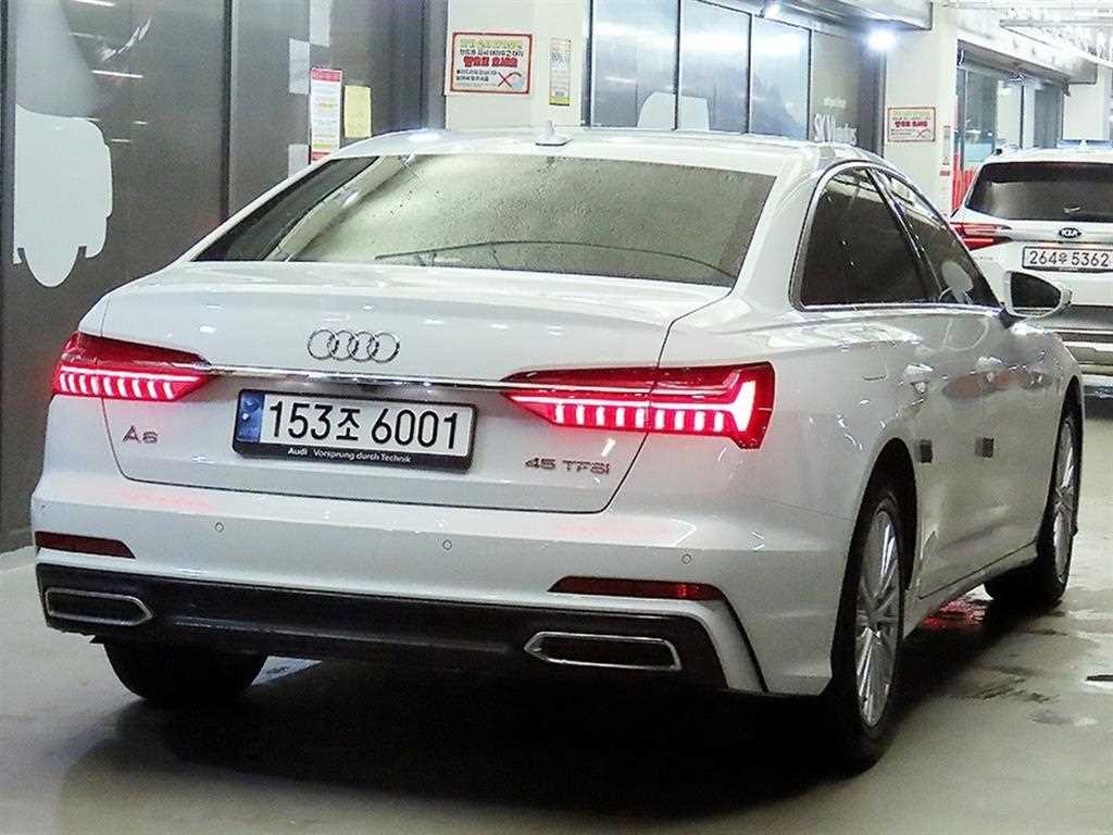 아우디 A6 A6 (C8) 45 TFSI 프리미엄 이미지 4