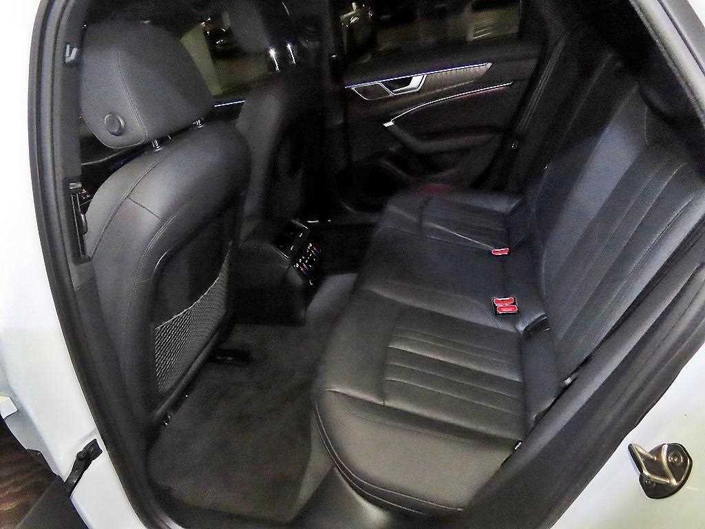 아우디 A6 A6 (C8) 45 TFSI 프리미엄 이미지 7