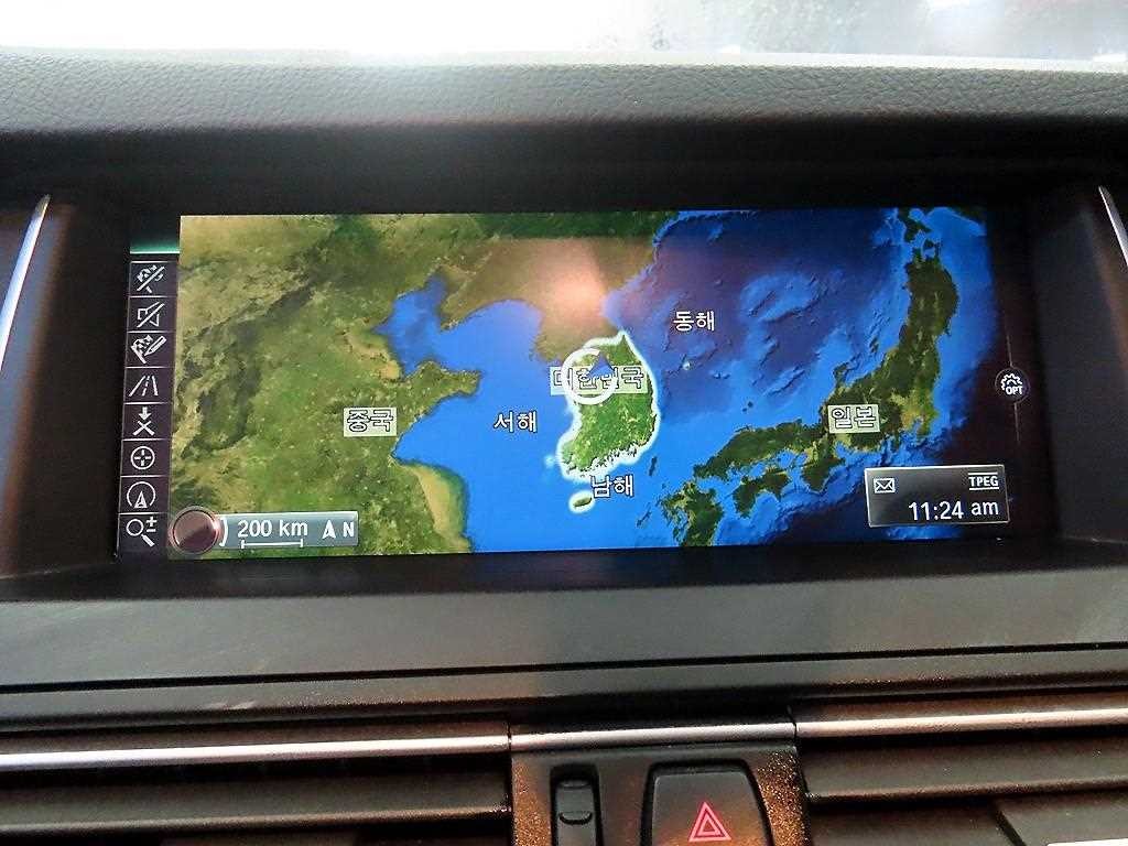 BMW 5시리즈 5시리즈 (F10) 520d M 에어로다이나믹 이미지 15