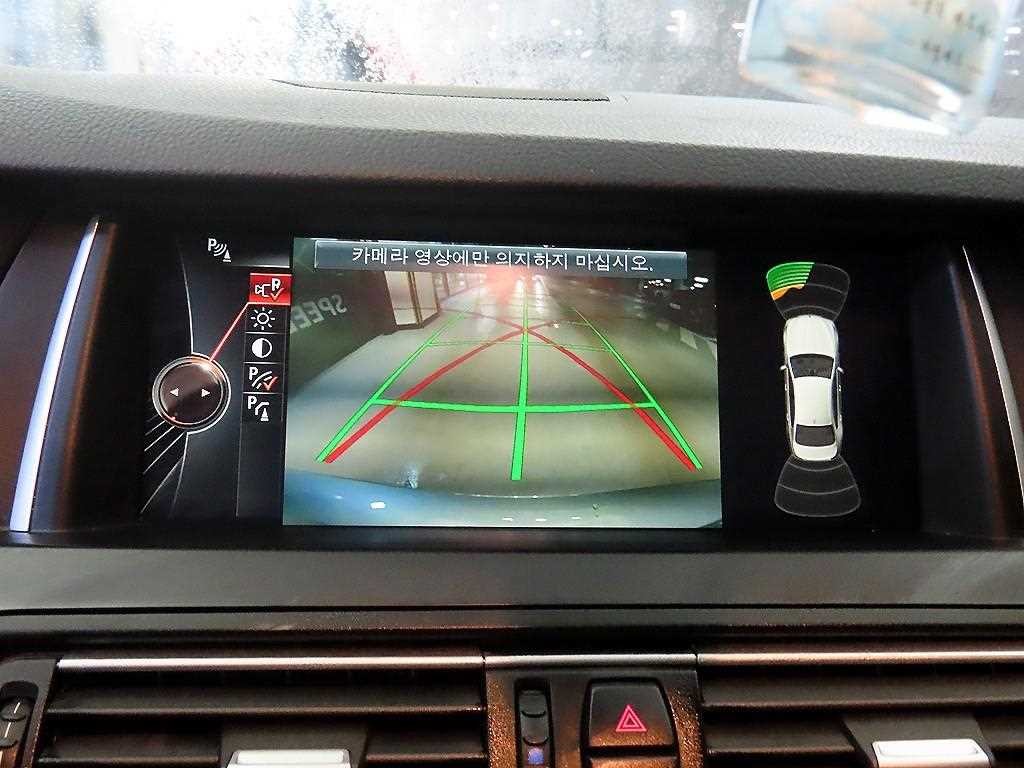 BMW 5시리즈 5시리즈 (F10) 520d M 에어로다이나믹 이미지 16