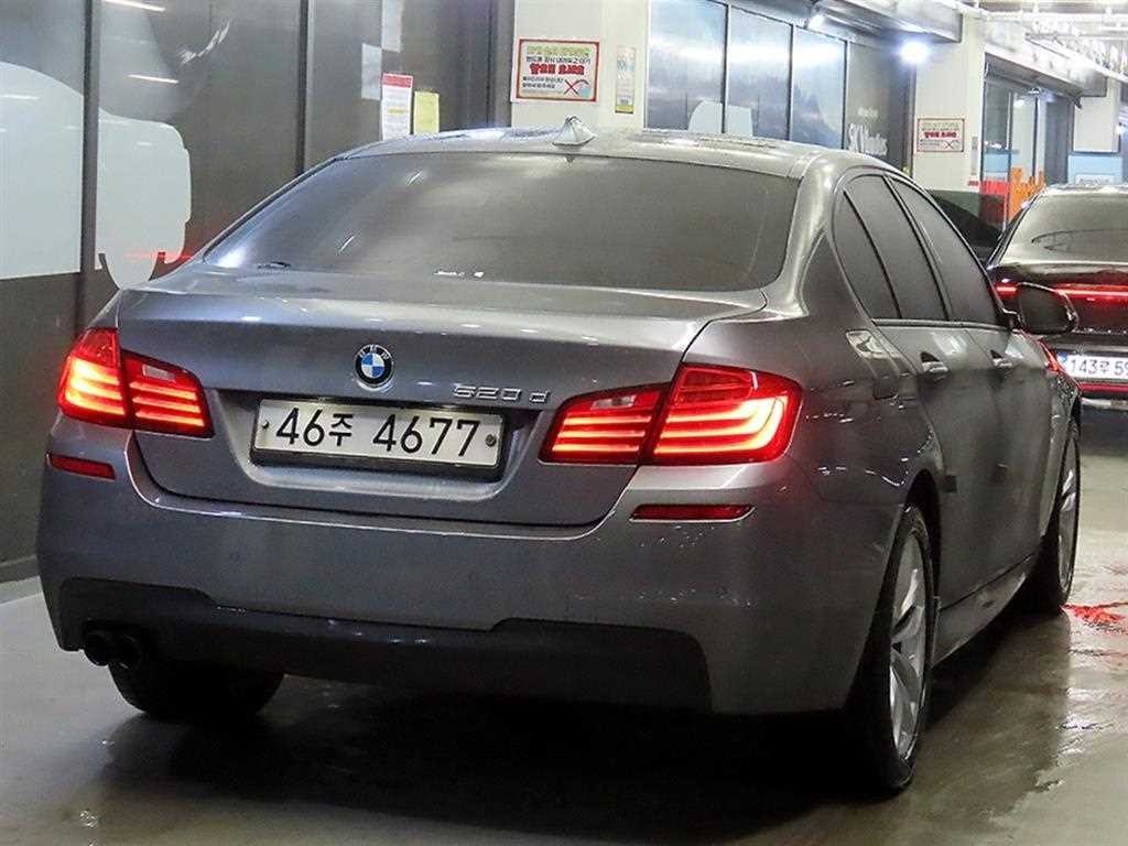 BMW 5시리즈 5시리즈 (F10) 520d M 에어로다이나믹 이미지 5