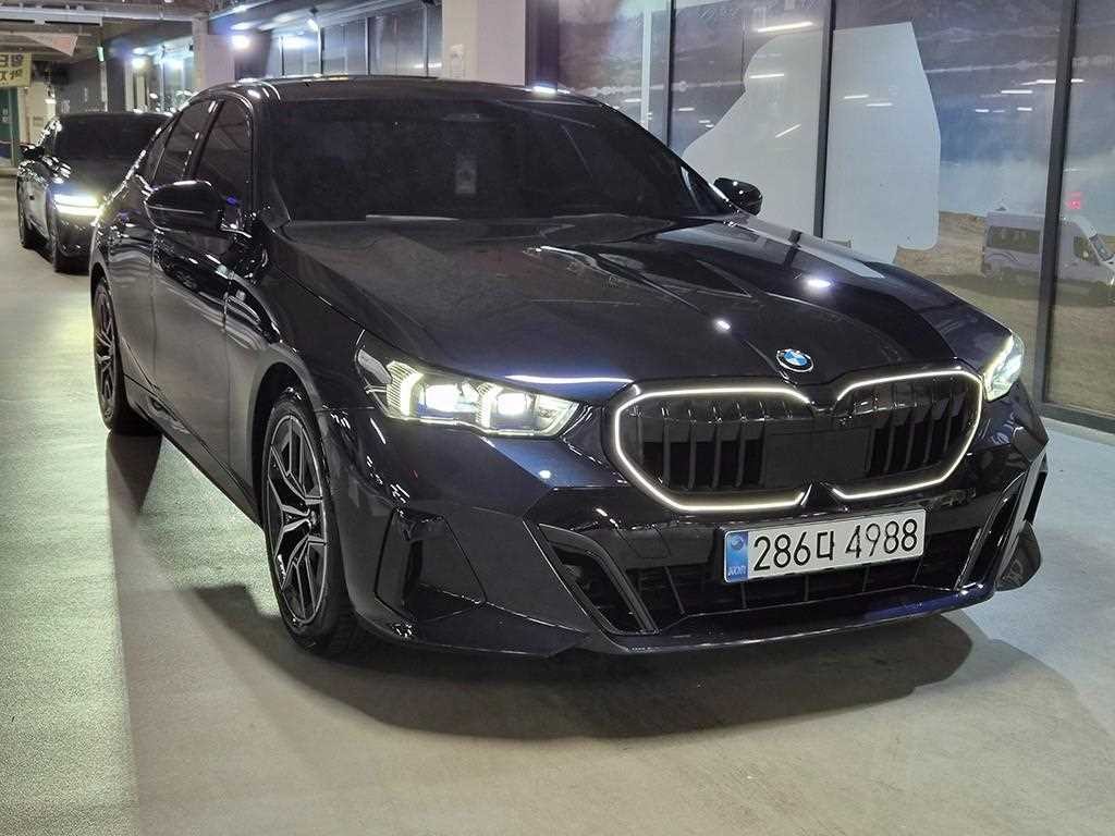 BMW 5시리즈 5시리즈 (G60) 523d M 스포츠 이미지 1